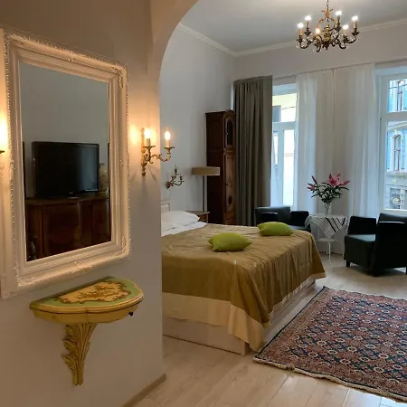 Nb Old Town Apartahotel 3*